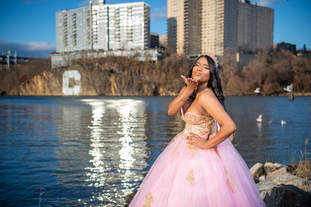 Pink dress sweet15 quinceañeras dress long Inwood Hill Park New york hortizphotography photo and video bronx and NY Hansel Ortiz fotografo
